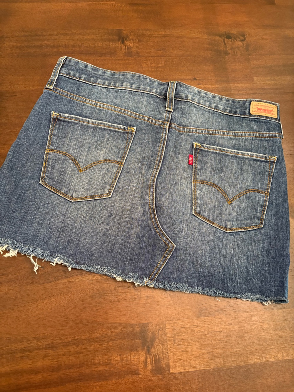 New no tag Vintage Levi's Red Label Sz 6 blue denim skirt sits low on waist